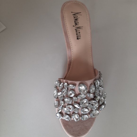 Neiman Marcus Shoes - NIB Neiman Marcus Crystal sandals 8